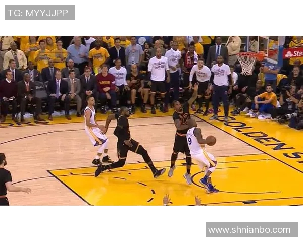 骑士与勇士G7巅峰对决回顾:历史性时刻与精彩瞬间分析 骑士与勇士G7巅峰对决回顾:历史性时刻与精彩瞬间分析